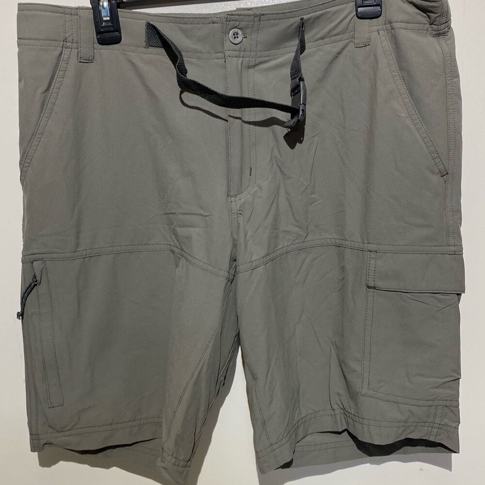 Columbia Men's Gray Omni-Shield Advanced Repellency Cargo Shorts Size 36
